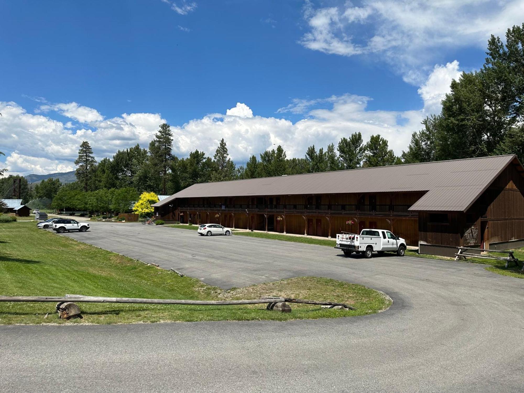 Methow River Lodge And Cabins وينثروب المظهر الخارجي الصورة