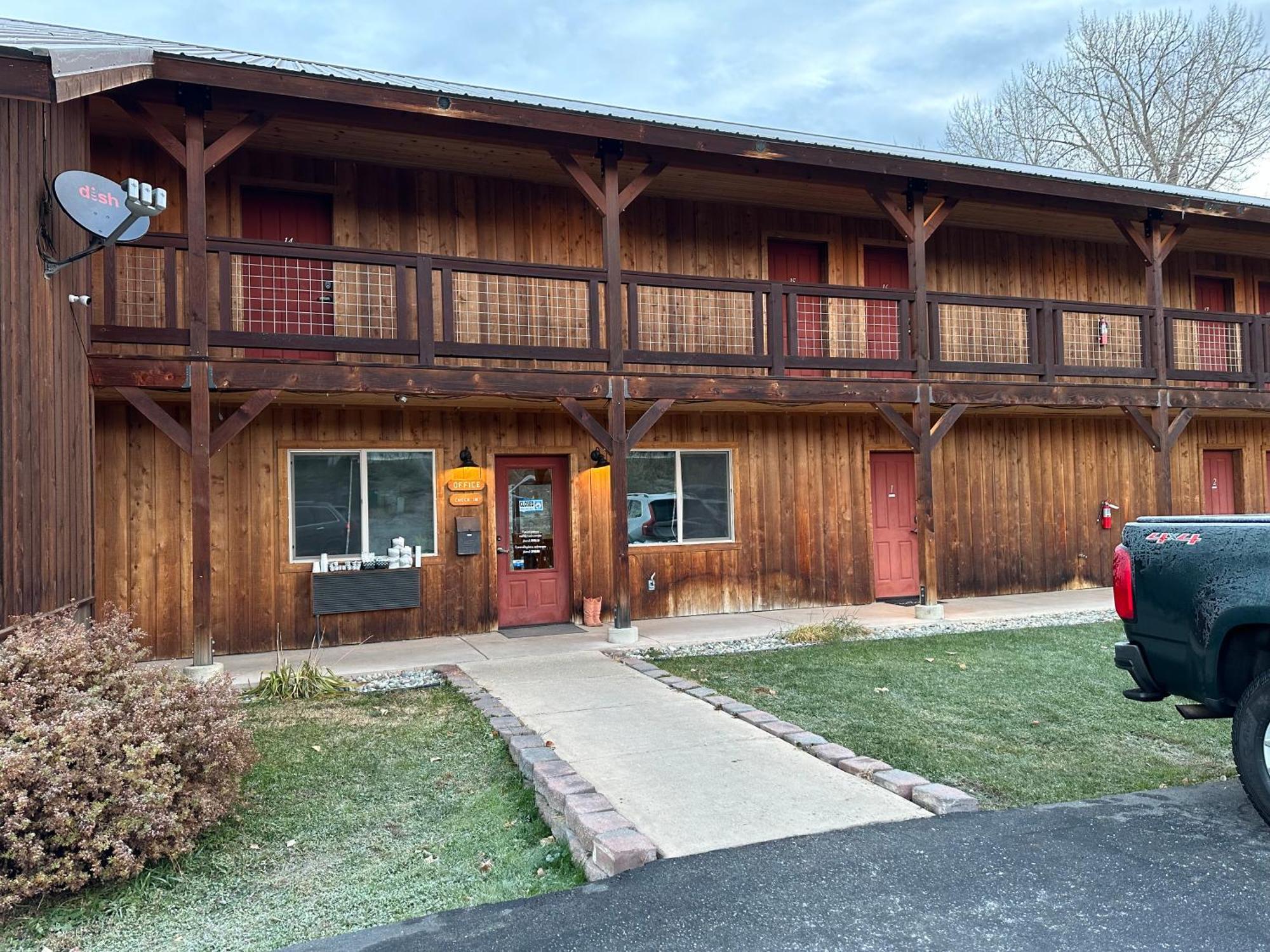 Methow River Lodge And Cabins وينثروب المظهر الخارجي الصورة