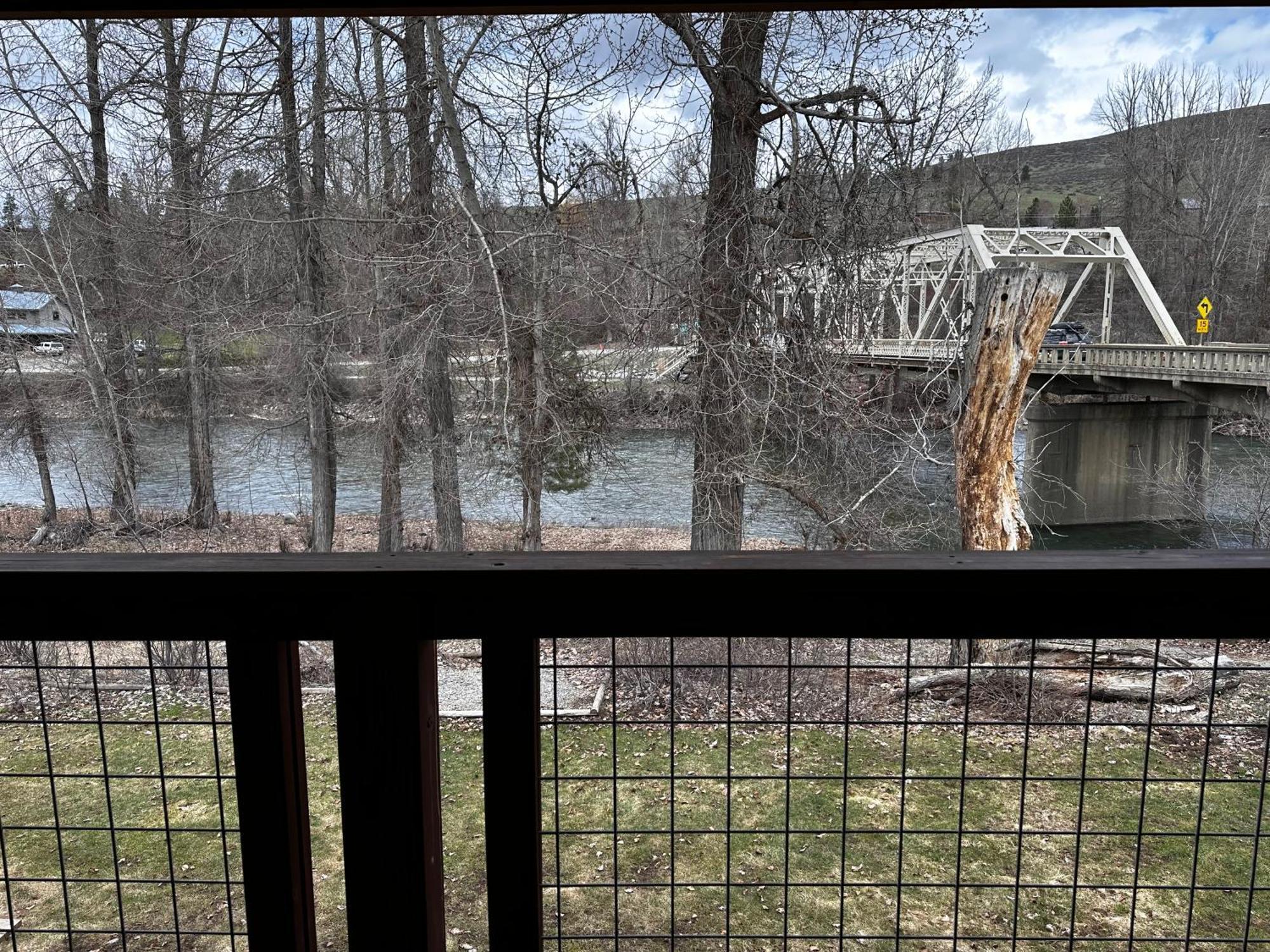 Methow River Lodge And Cabins وينثروب المظهر الخارجي الصورة
