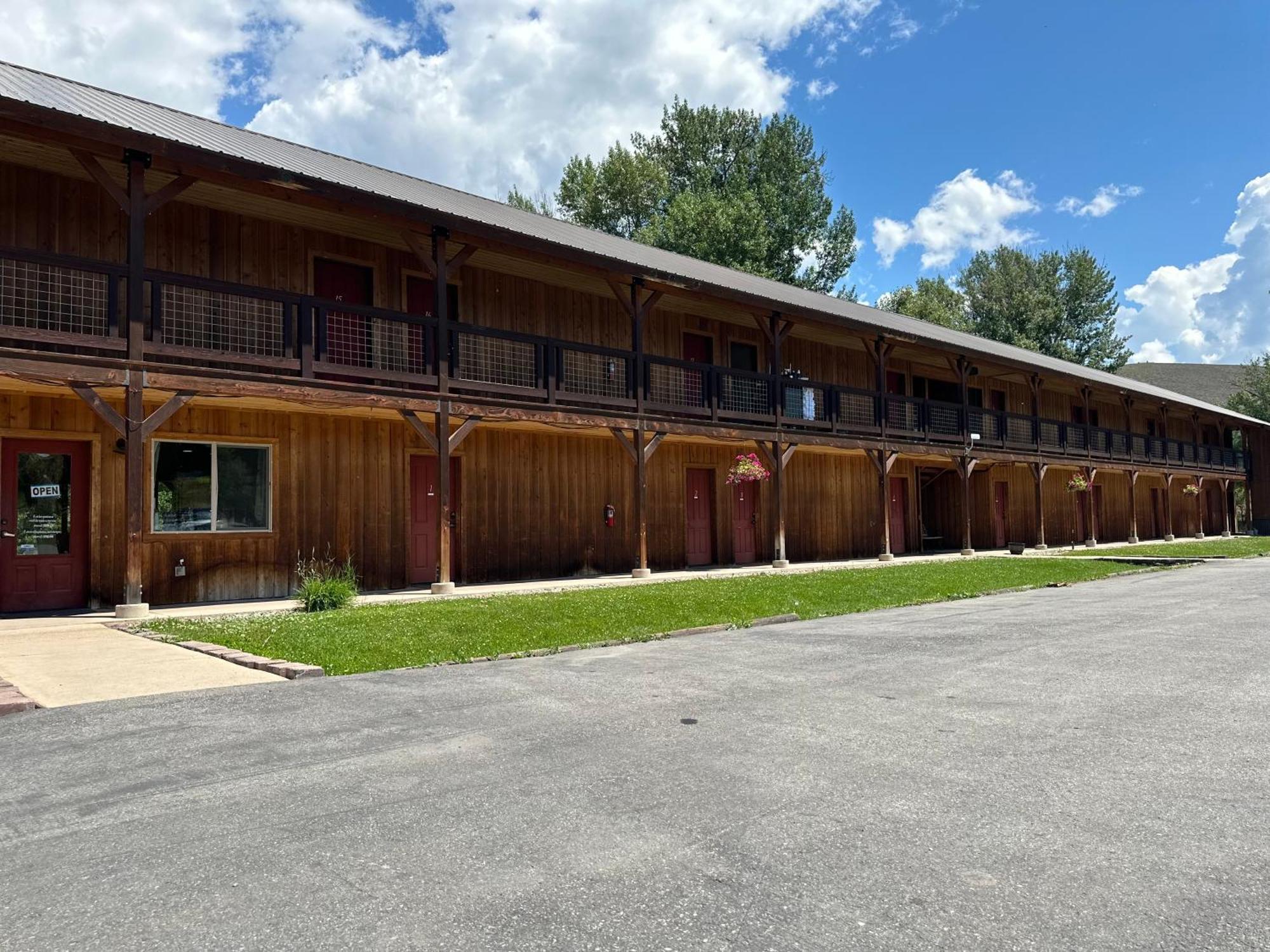 Methow River Lodge And Cabins وينثروب المظهر الخارجي الصورة