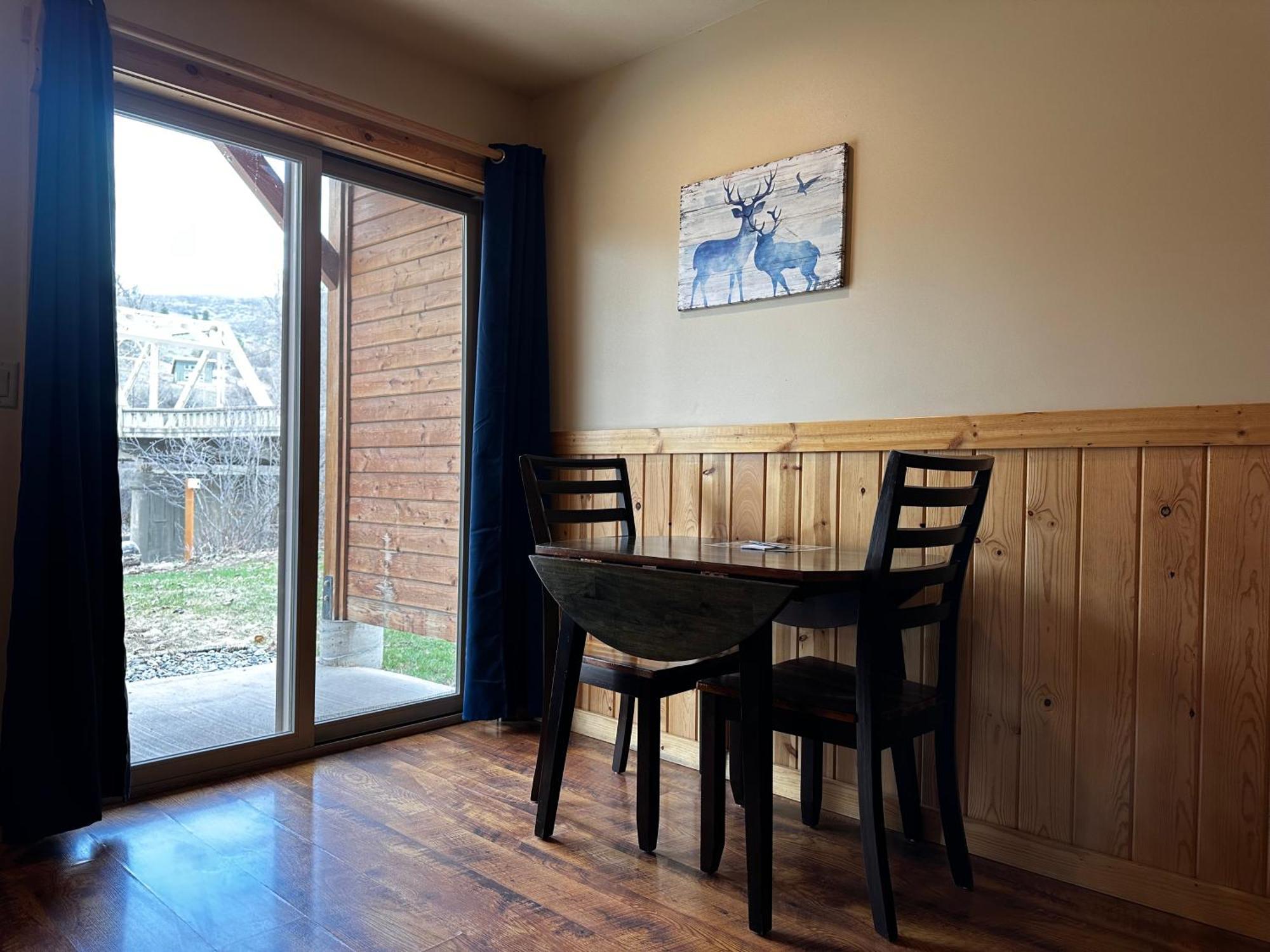 Methow River Lodge And Cabins وينثروب المظهر الخارجي الصورة